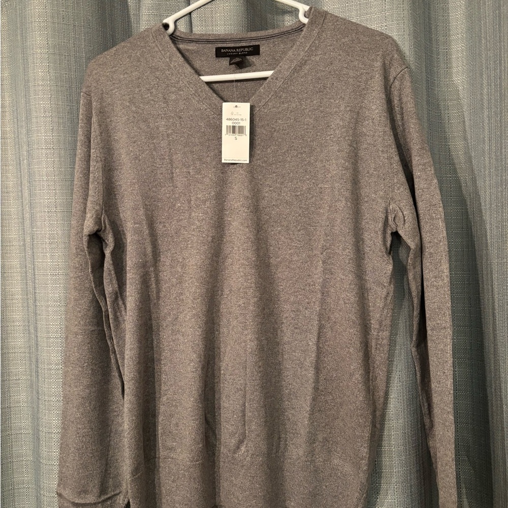 Banana Republic Sweater in Gray